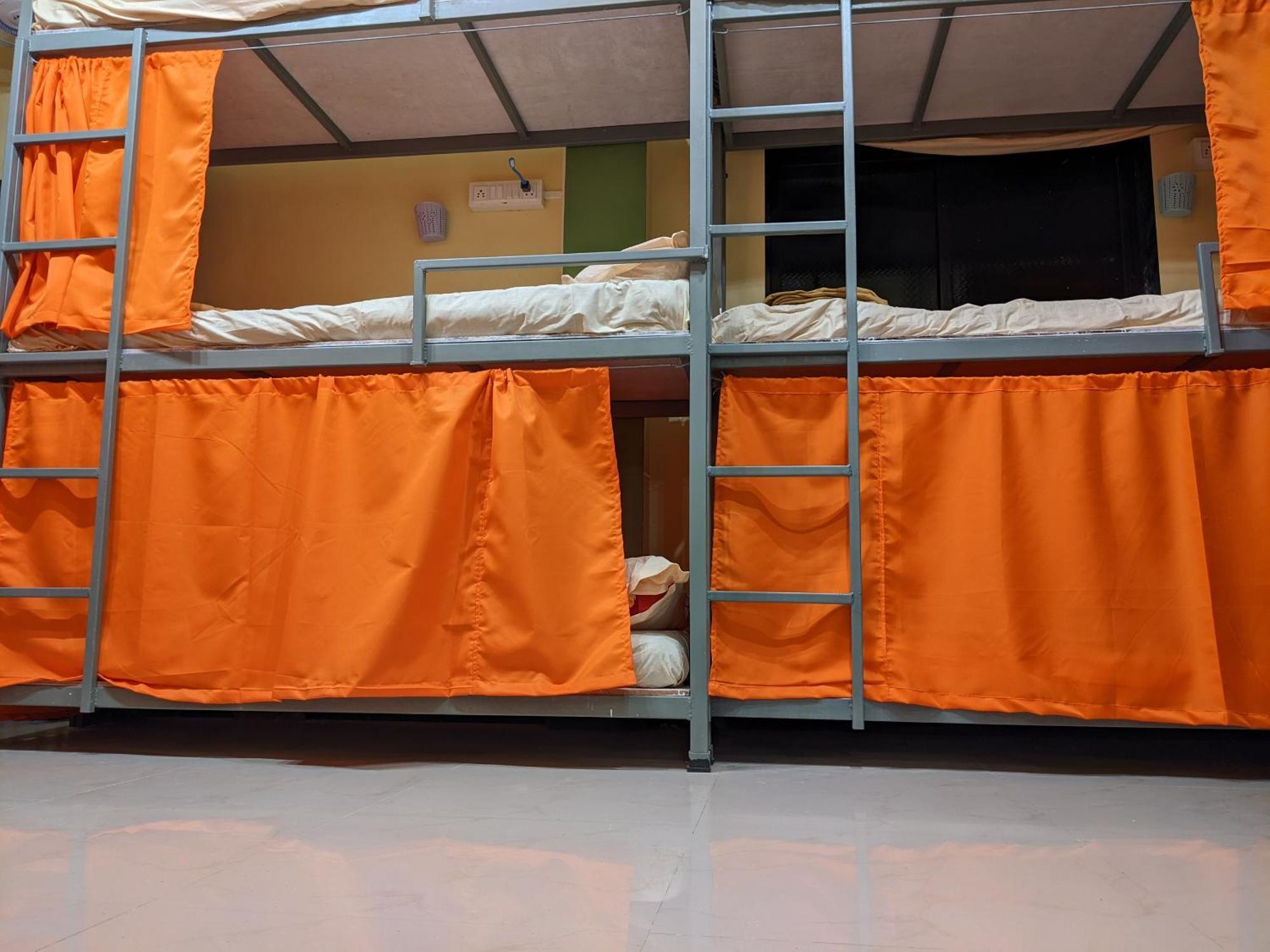 Awaara Backpackers Hostel, Alibág Kültér fotó
