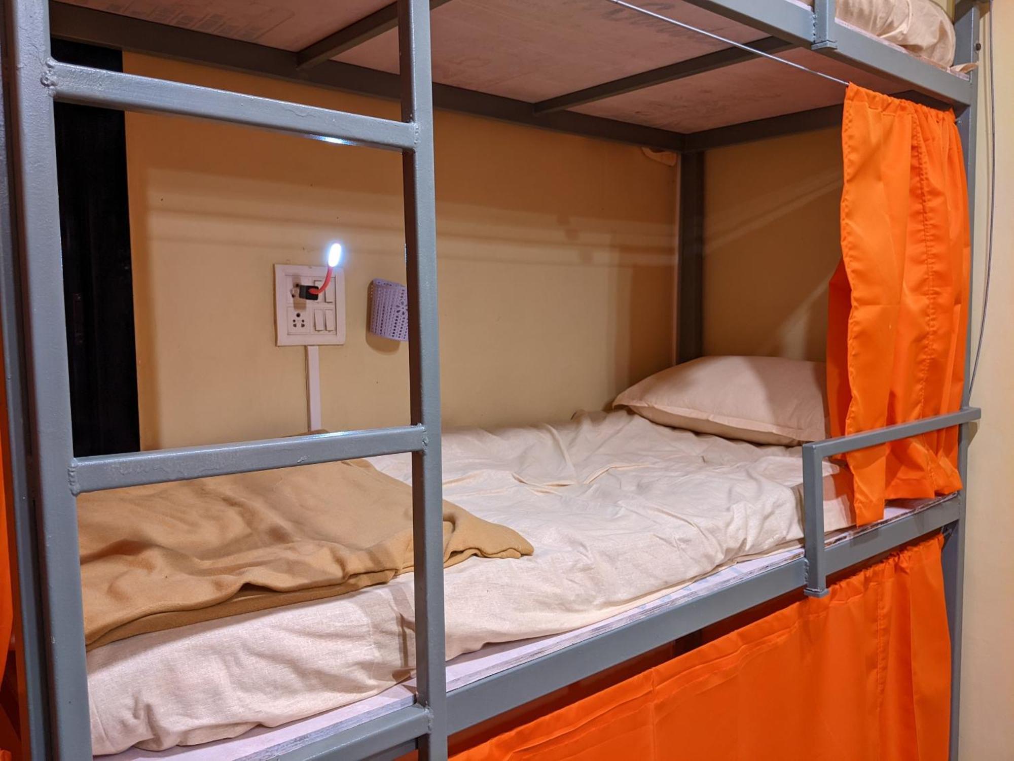 Awaara Backpackers Hostel, Alibág Kültér fotó